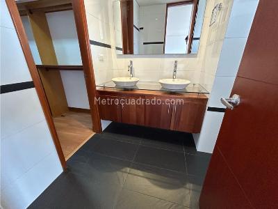 Apartamento de 3 alcobas en venta en Los Gonzalez, Medellín, 200 m² · foto 15 de 20