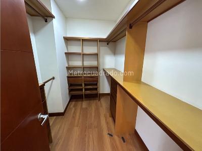 Apartamento de 3 alcobas en venta en Los Gonzalez, Medellín, 200 m² · foto 16 de 20