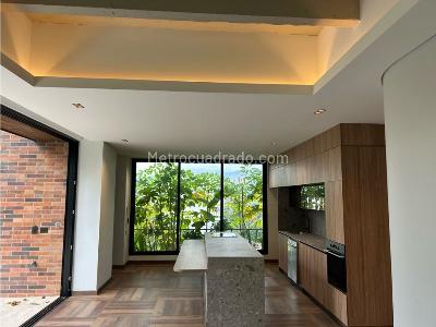 Apartamento de 2 alcobas en venta en La Frontera, Medellín, 178 m² · foto 2 de 20