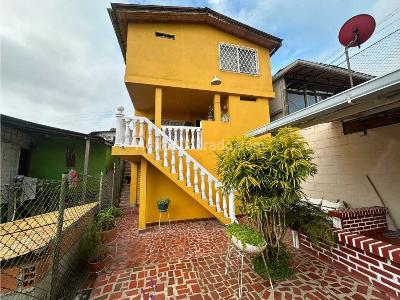 Casa de 4 alcobas en venta en La Buitrera, Cali, 157 m² · foto 2 de 19
