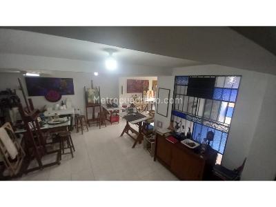 Casa de 4 alcobas en venta en Granada, Cali, 263 m² · foto 3 de 20