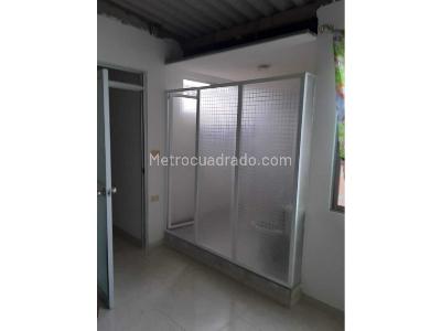 Casa de 5 alcobas en venta en Siete De Agosto, Cali, 292 m² · foto 3 de 6