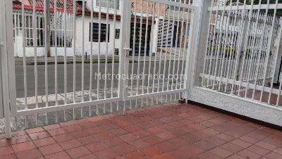 Casa de 4 alcobas en venta en Normandia Occidental, Bogotá, 225 m² · foto 2 de 19