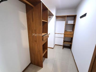 Apartamento de 2 alcobas en venta en Las Lomitas, Sabaneta, 102 m² · foto 14 de 20