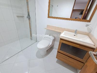 Apartamento de 2 alcobas en venta en Las Lomitas, Sabaneta, 102 m² · foto 16 de 20