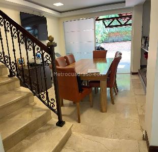Casa de 4 alcobas en venta en Belen Loma De Los Bernal, Medellín, 218 m² · foto 7 de 11