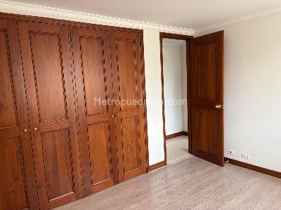 Apartamento en venta en El Poblado El Tesoro, Medellín · foto 10 de 11