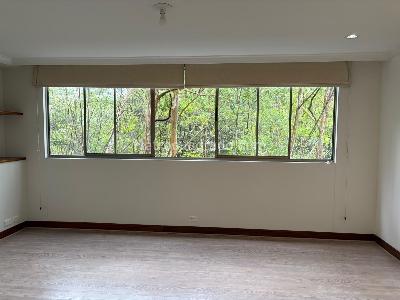 Apartamento en venta en El Poblado El Tesoro, Medellín · foto 5 de 11