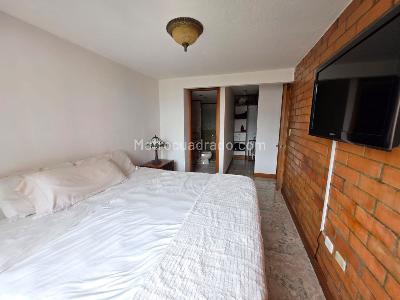 Apartamento de 2 alcobas en venta en Loma De Los Bernal, Medellín, 94 m² · foto 15 de 20