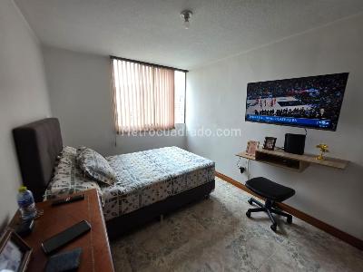 Apartamento de 2 alcobas en venta en Loma De Los Bernal, Medellín, 94 m² · foto 8 de 20