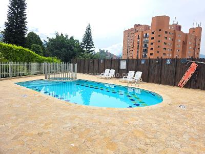 Apartamento de 2 alcobas en venta en Loma De Los Bernal, Medellín, 94 m² · foto 20 de 20