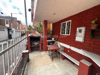 Casa de 4 alcobas en venta en Kennedy Lago Timiza, Bogotá, 178 m² · foto 3 de 20