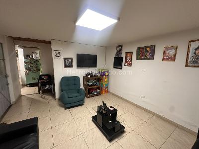 Casa de 4 alcobas en venta en Kennedy Lago Timiza, Bogotá, 178 m² · foto 4 de 20