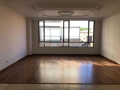 Apartamento de 3 alcobas en venta en Bogotá, 143 m² · foto 2 de 11