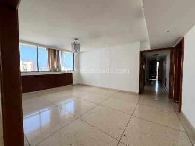 Apartamento de 3 alcobas en venta en Alto Prado, Barranquilla, 224 m² · foto 4 de 13