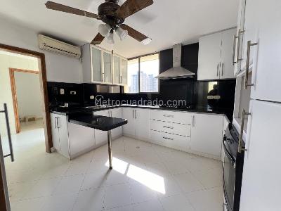 Apartamento de 3 alcobas en venta en Alto Prado, Barranquilla, 224 m² · foto 5 de 13