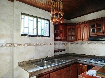 Casa de 5 alcobas en venta en Abajo, Barranquilla, 196 m² · foto 3 de 15