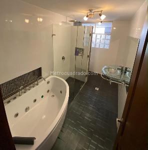Apartamento de 3 alcobas en venta en Altos De Riomar, Barranquilla, 210 m² · foto 12 de 14
