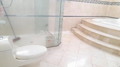 Casa de 4 alcobas en venta en El Poblado, Barranquilla, 755 m² · foto 14 de 17