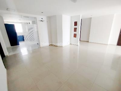 Apartamento de 4 alcobas en venta en Riomar, Barranquilla, 214 m² · foto 4 de 18
