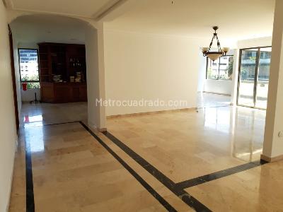 Apartamento de 3 alcobas en venta en El Poblado, Medellín, 250 m² · foto 5 de 20