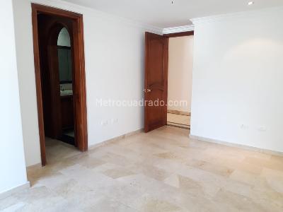 Apartamento de 3 alcobas en venta en El Poblado, Medellín, 250 m² · foto 9 de 20