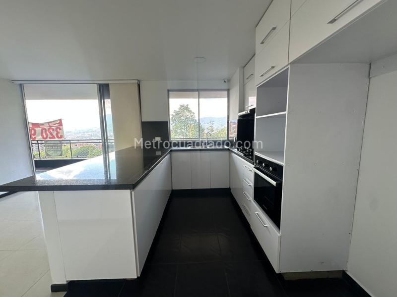 3BR Apartment in El Poblado with 2 Parking Spots - 2