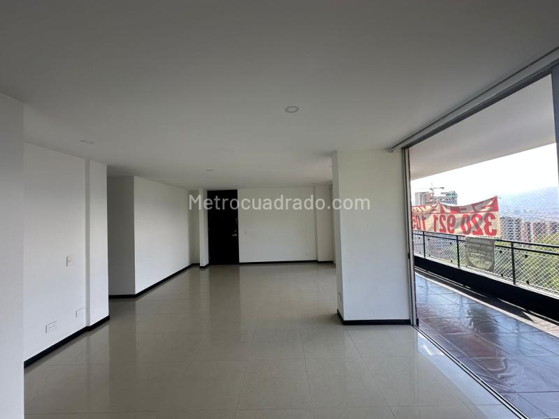3BR Apartment in El Poblado with 2 Parking Spots - 4