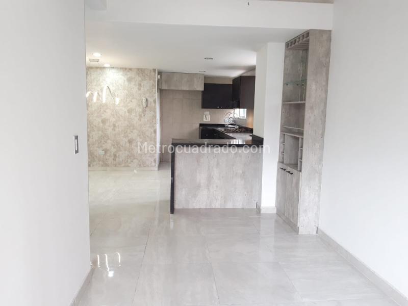 Apartamento Dúplex de 3 Alcobas con Terraza en La Mina (Envigado) - 3