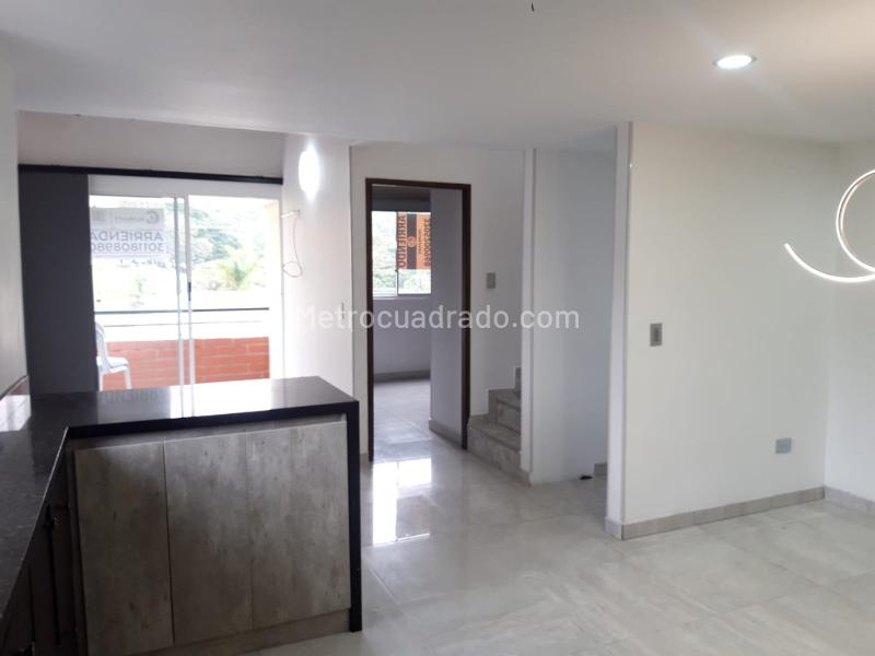 Apartamento Dúplex de 3 Alcobas con Terraza en La Mina (Envigado) - 4