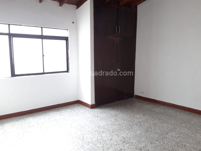 Apartamento en arriendo con 3 habitaciones en Envigado (Centro) - 4