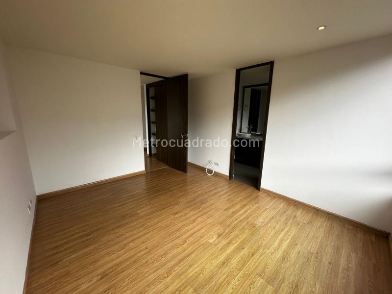 Spacious 3BR Apartment with 4.5 Baths in Envigado - 8