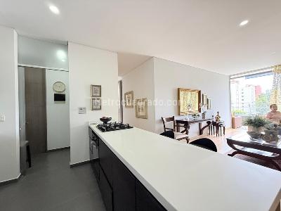 Apartamento de 2 alcobas en venta en El Poblado, Medellín, 113 m² · foto 4 de 20