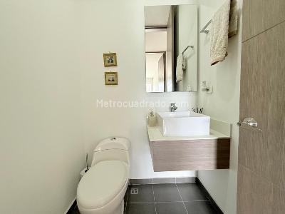 Apartamento de 2 alcobas en venta en El Poblado, Medellín, 113 m² · foto 8 de 20