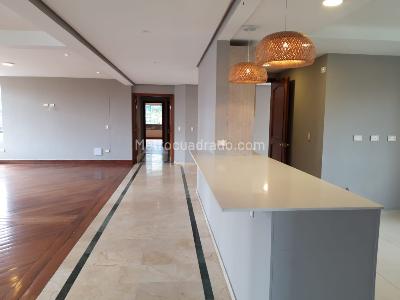 Apartamento en venta en El Poblado, Medellín · foto 9 de 20