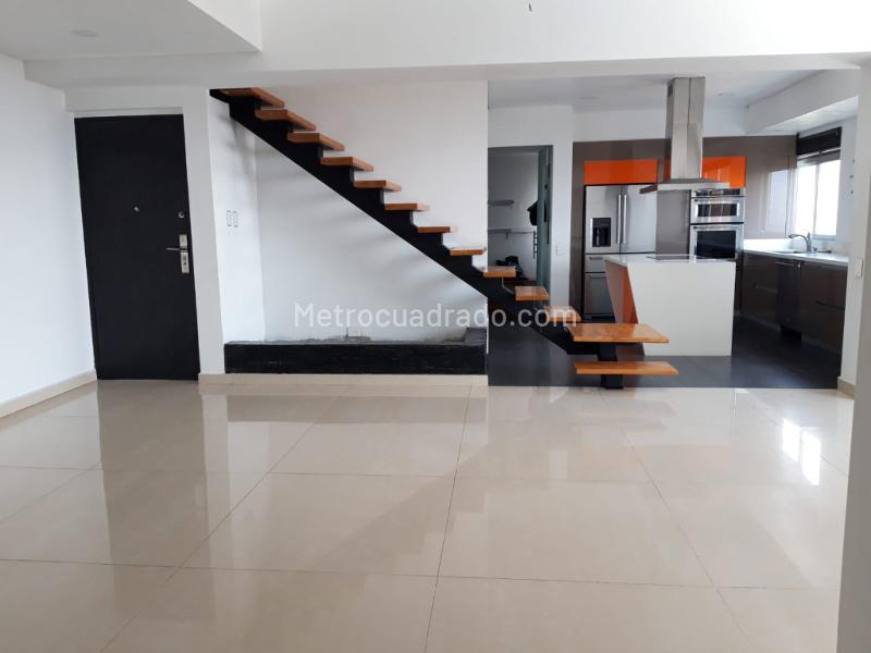 Penthouse Dúplex Exclusivo con Terraza en La Cuenca - 4