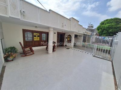 Casa de 4 alcobas en venta en El Limoncito, Barranquilla, 234 m² · foto 2 de 20