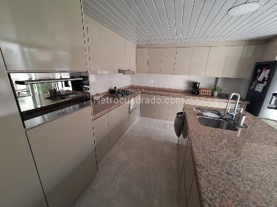 Casa de 4 alcobas en venta en El Limoncito, Barranquilla, 234 m² · foto 7 de 20
