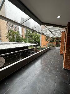 Apartamento de 4 alcobas en arriendo en El Poblado, Medellín, 130 m² · foto 13 de 20