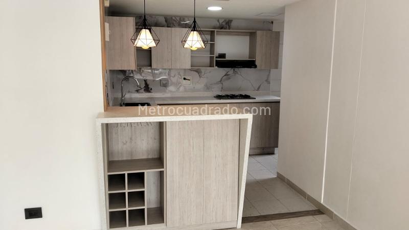 Spacious 4-Bedroom Apartment in Jardines, Envigado - 2