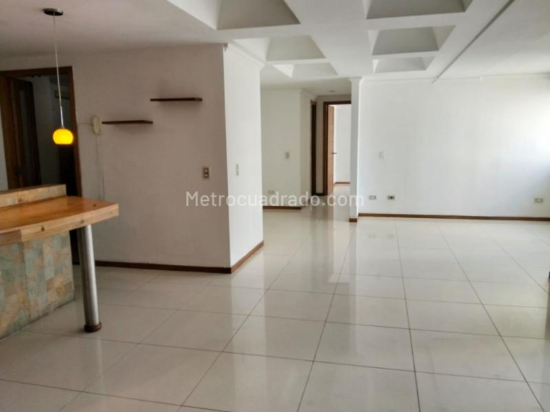 Piso – Sabaneta, San Isidro - Más