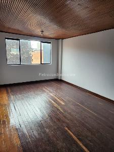 Casa de 5 alcobas en venta en Bellavista Occidental, Bogotá, 450 m² · foto 4 de 11