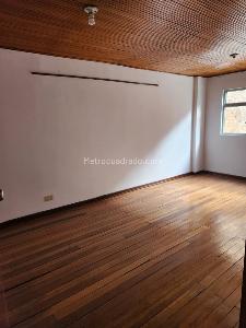 Casa de 5 alcobas en venta en Bellavista Occidental, Bogotá, 450 m² · foto 10 de 11