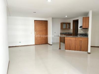 Apartamento de 3 alcobas en venta en Loma Linda, Sabaneta, 98 m² · foto 2 de 20