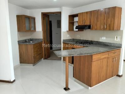 Apartamento de 3 alcobas en venta en Loma Linda, Sabaneta, 98 m² · foto 3 de 20