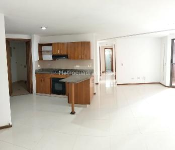 Apartamento de 3 alcobas en venta en Loma Linda, Sabaneta, 98 m² · foto 4 de 20