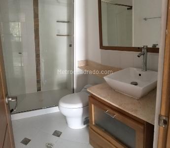 Apartamento de 3 alcobas en venta en Loma Linda, Sabaneta, 98 m² · foto 10 de 20