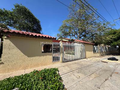 Casa de 4 alcobas en venta en Altos De Riomar, Barranquilla, 280 m² · foto 2 de 20