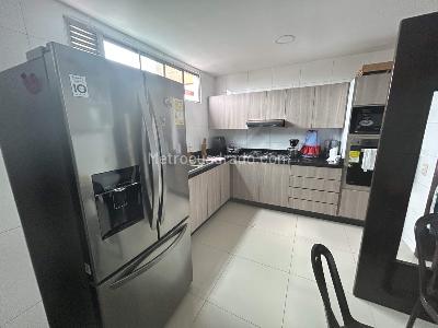 Apartamento de 3 alcobas en venta en San Vicente, Barranquilla, 196 m² · foto 5 de 17