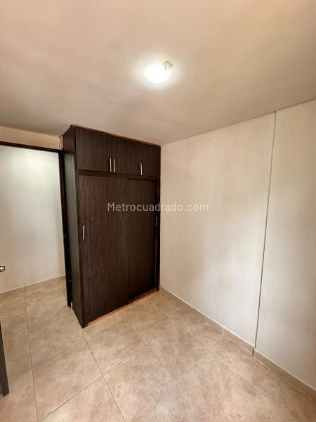 Cozy 3BR Apartment in La Estrella (62 m²) - 4